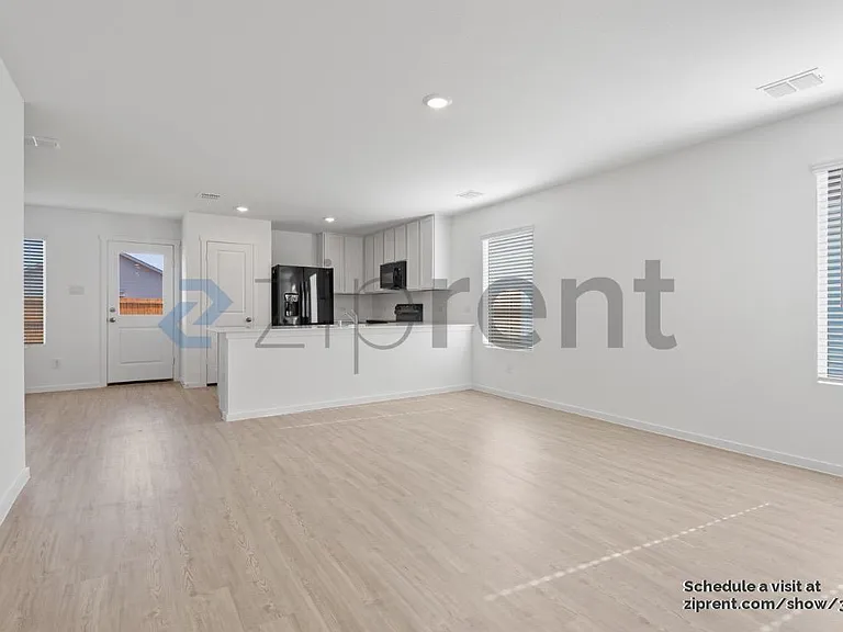 6739 Fairview Ave — Photo 11