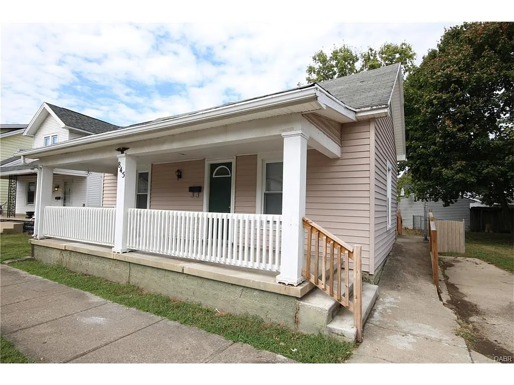 845 S Main St photo 1