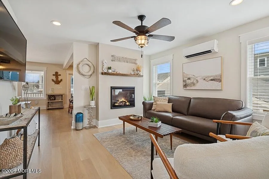 5 bed, 2.5 bath, $7,000 — Photo 3