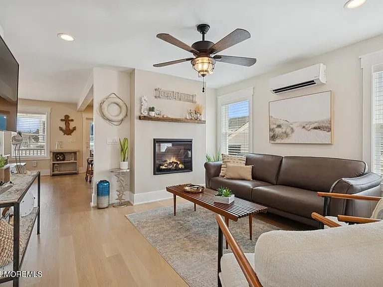 124 2nd Ave — Photo 3