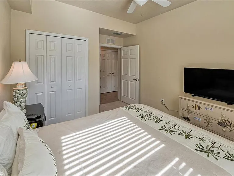 9512 Napoli Ln #101 — Photo 17