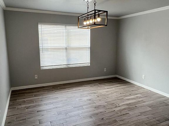 3rd image of 16906 Mandolino Ln