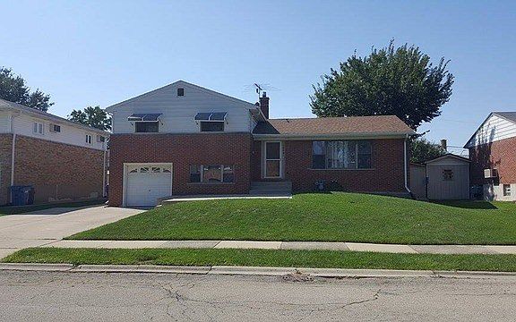 2nd image of 1640 Clay Ct