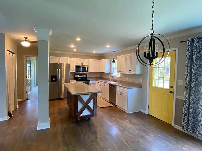 108 Fawnbrook Dr — Photo 7