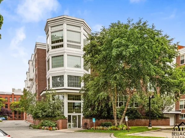 248 Albion St APT 233, Wakefield, MA 01880