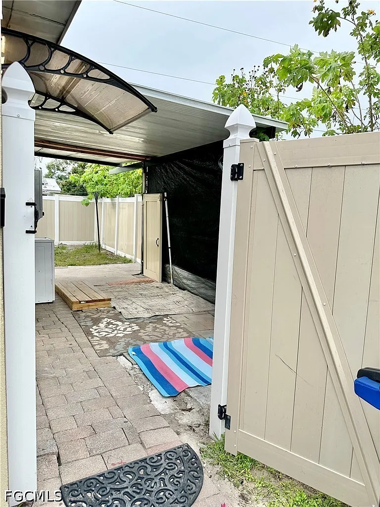 1 bed, 1.0 bath, 636 sqft, $1,000 — Photo 2