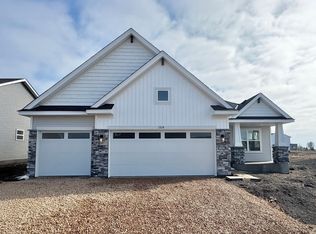 1924 Ironwood Dr, Carver, MN 55315