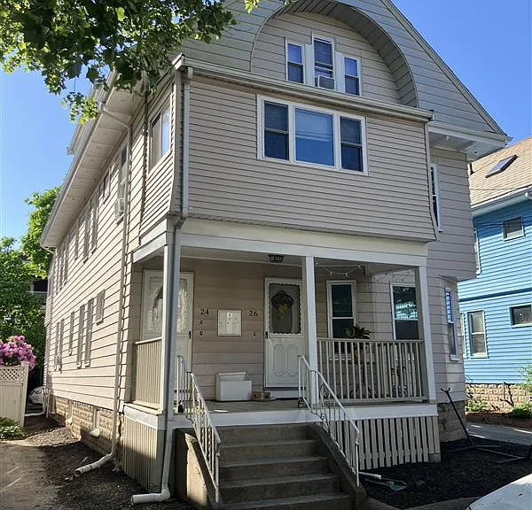 8 Burnham St #1 — Photo 1