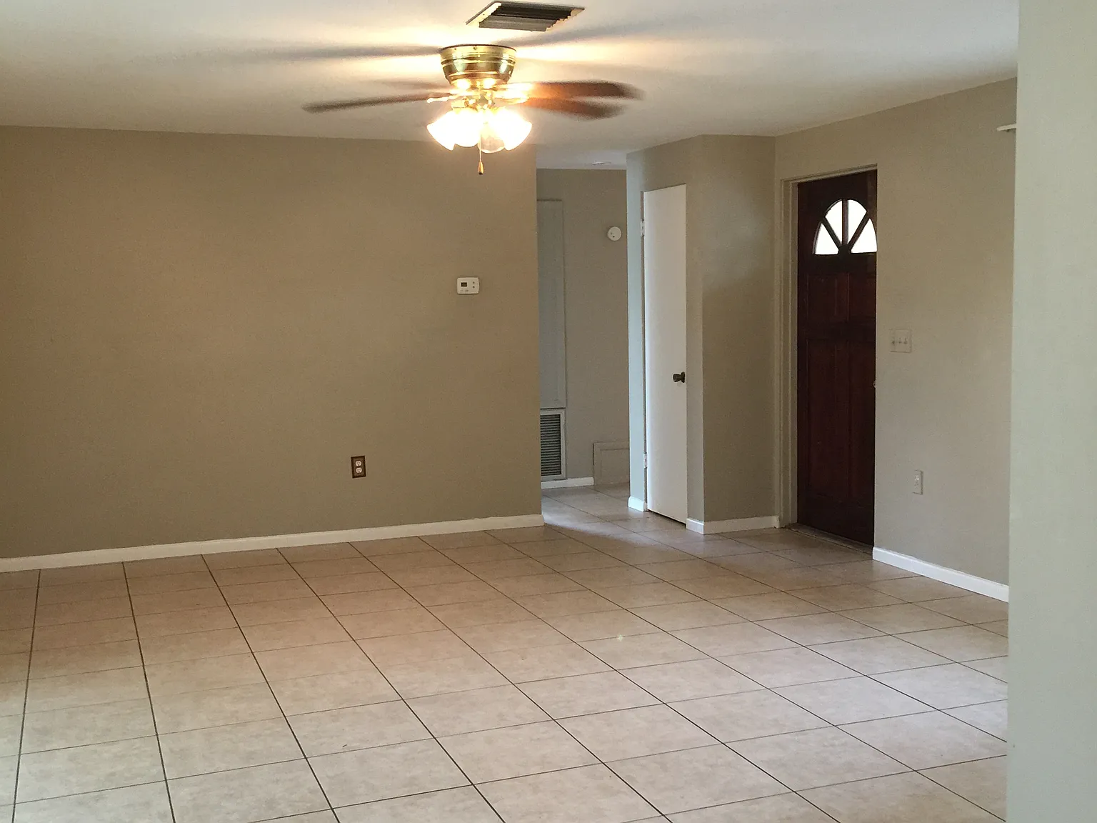 2 bed, 1.5 bath, 1450 sqft, $2,100 — Photo 4