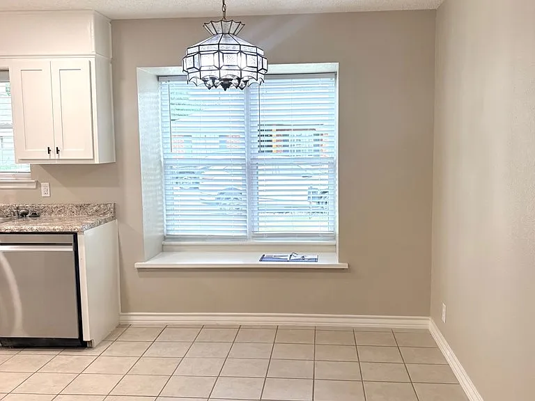 3309 Edgemont Dr — Photo 6