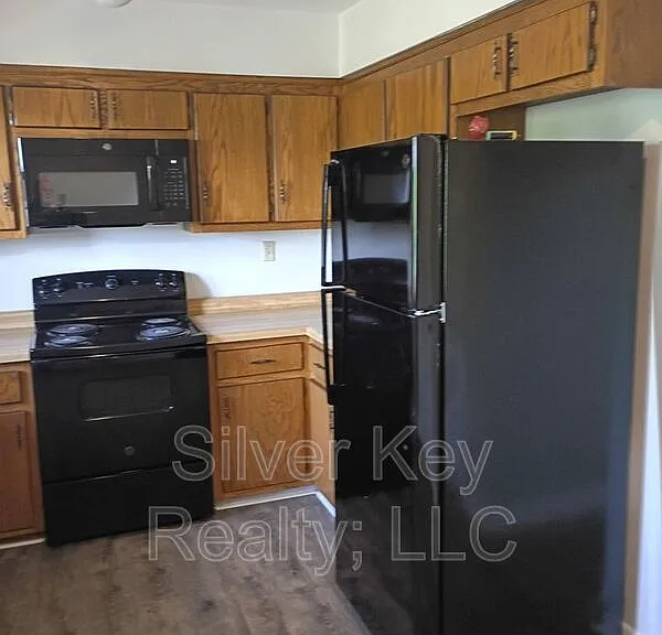 823 Englewood Rd #10 — Photo 4