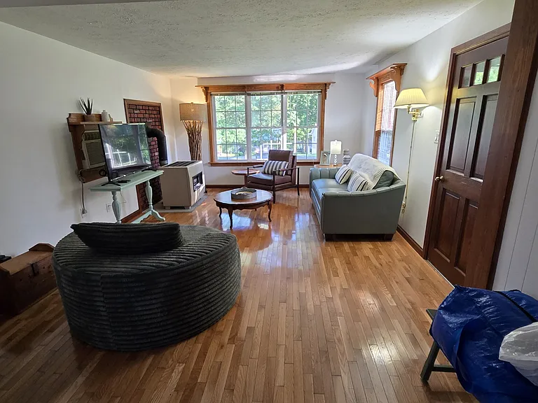 347 Blue Springs Cir — Photo 8