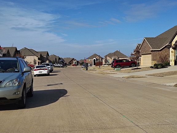 5th image of 328 Burr Ln