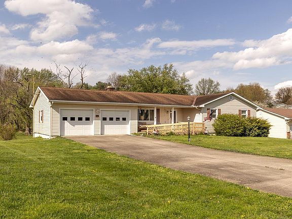 3rd image of 1320 Hillbrook Dr NE