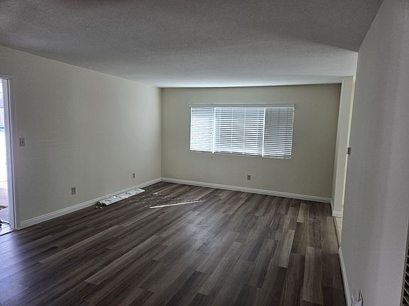 4th image of 367 E 18th St #4
