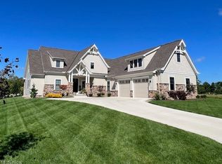 205 Pleasant View Dr, Aurora, OH 44202