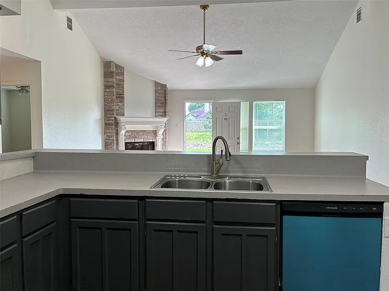17034 Coachmaker Dr — Photo 9