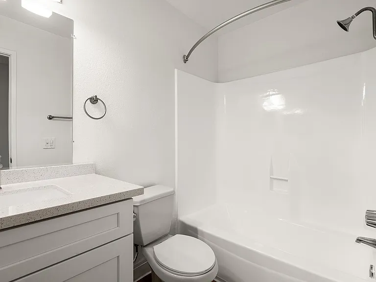Terre at 989 Peach — Photo 16