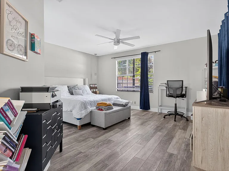 11910 Glenmore Dr #3 — Photo 17