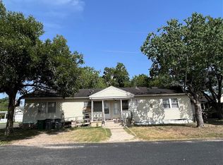 102 S Victoria St, Victoria, TX 77901