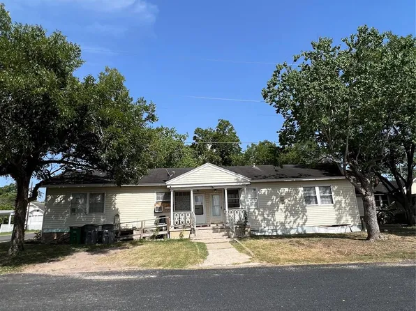 102 S Victoria St, Victoria, TX 77901