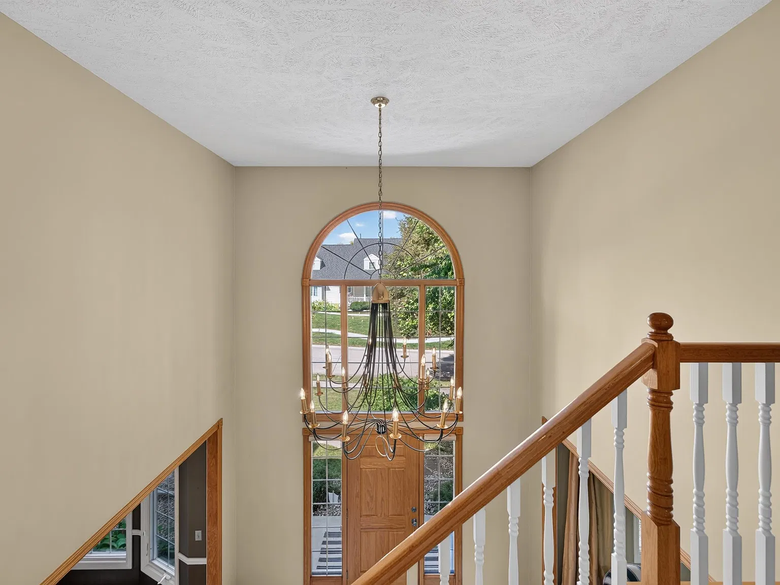 4 bed, 4258 sqft, $4,300 — Photo 1