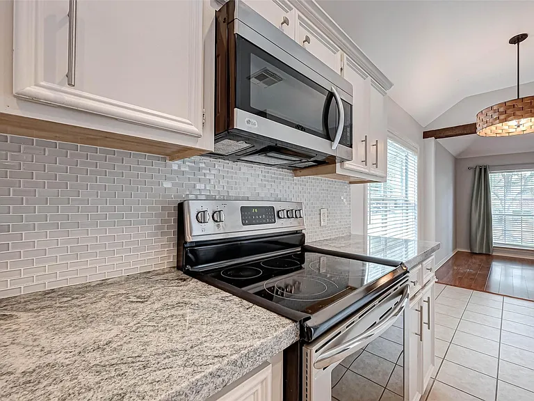 7306 Autumn Aspen Ln — Photo 34