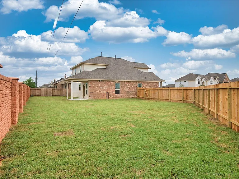 7103 Avalon Bend Cir — Photo 23