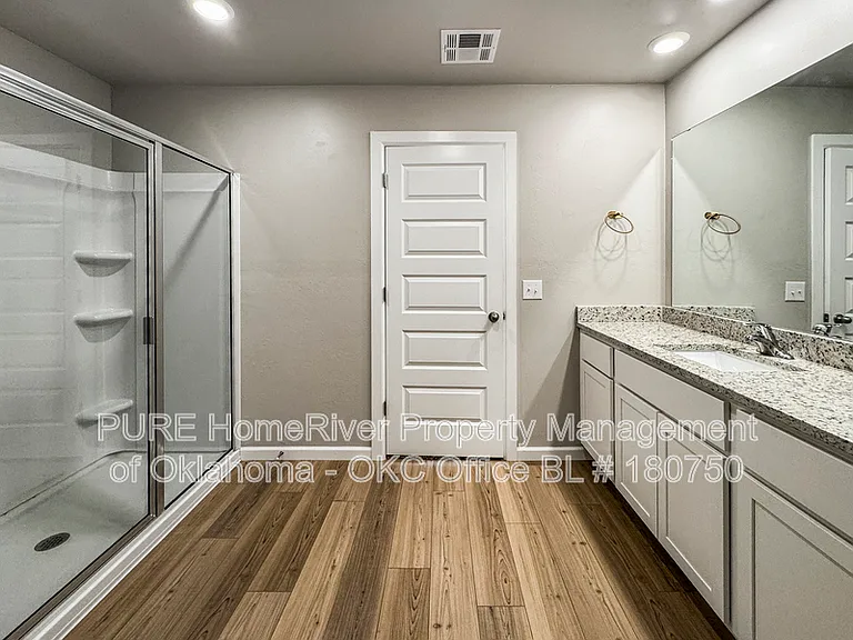 2516 Rosewood Ln — Photo 13