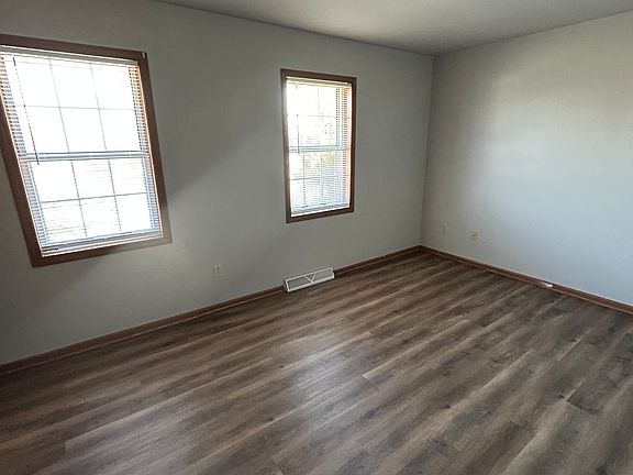2nd image of 439 E Monroe Ave #439