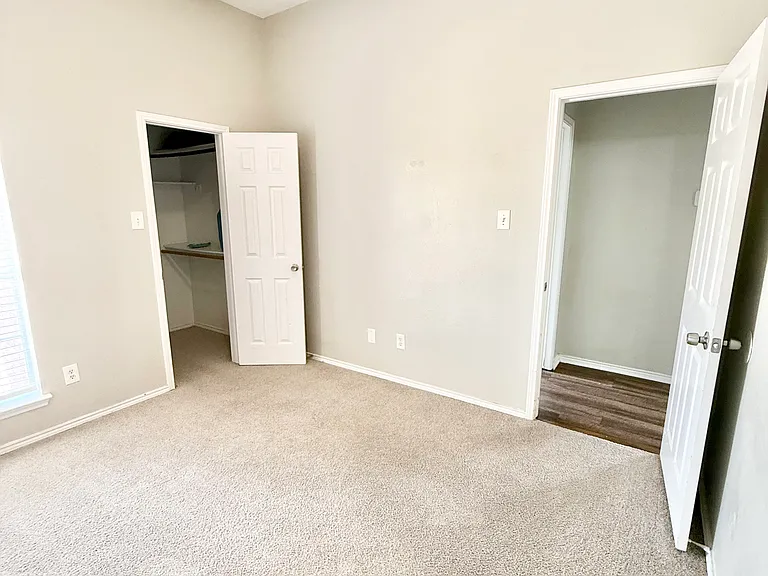 3902 Hudson Dr — Photo 17