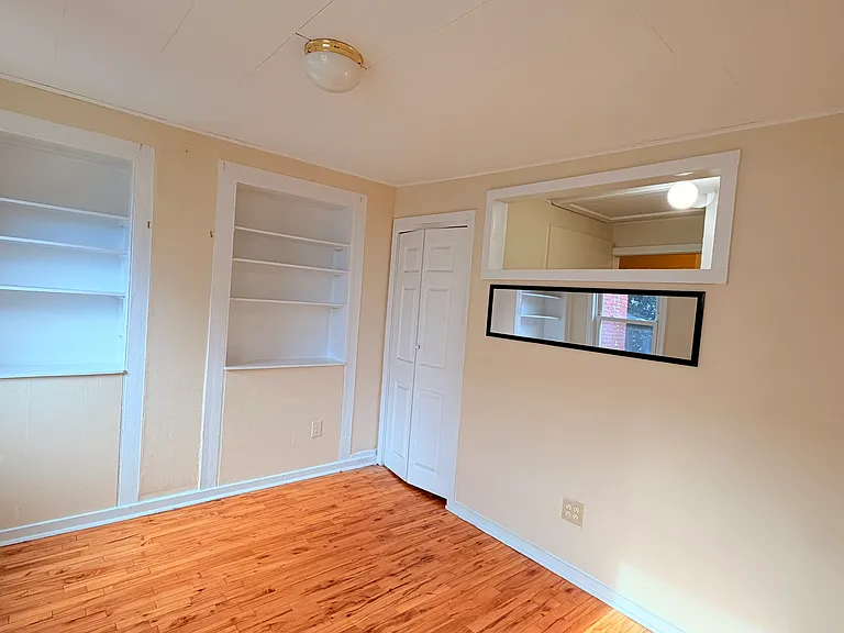 111 College St #3C — Photo 3