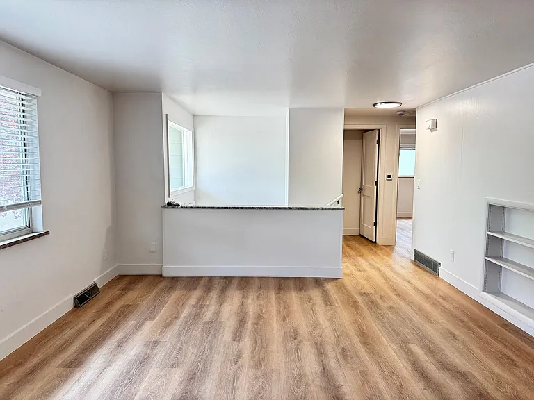1505 Linden Ave — Photo 10