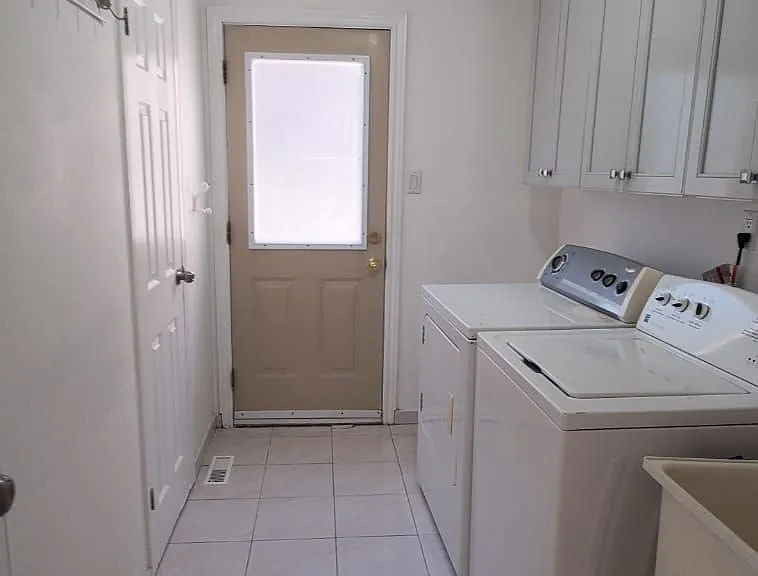 2406 Poplar Cres — Photo 25