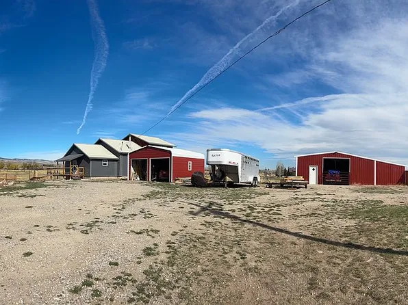 28 N Fork Rd, Lander, WY 82520