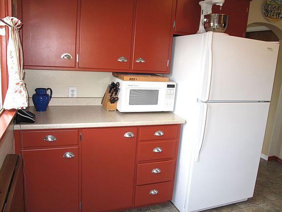 Upgraded economy kitchen