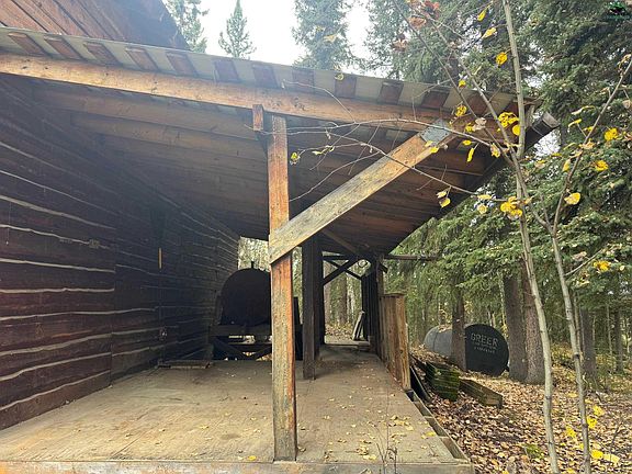 5th image of 641 Miller Hill Rd