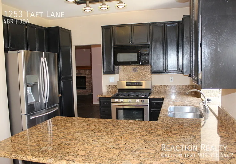 1253 Taft Ln — Photo 19