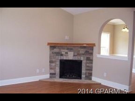 5th image of 3325 B Ellsworth Dr