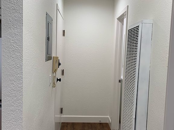 5th image of 481 Belvedere St APT 3