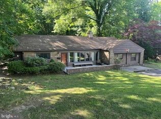 8112 Heacock Ln, Wyncote, PA 19095