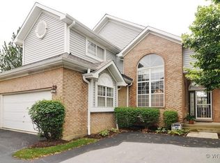 1033 S Parkside Dr, Palatine, IL 60067