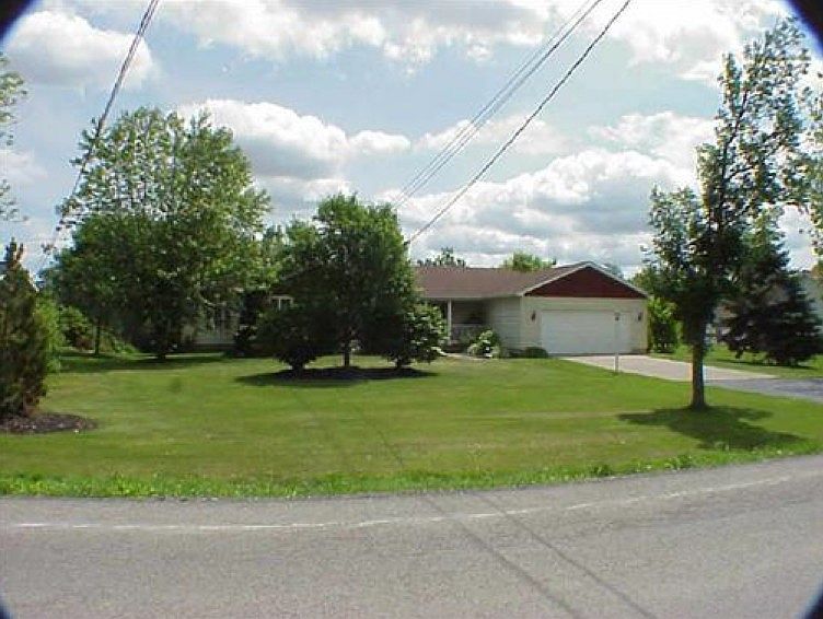 2nd image of 2047 Town Line Rd
