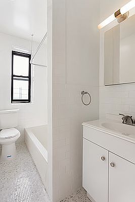 5th image of 121 Seaman Ave APT 6E