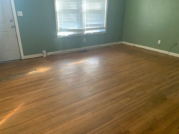 2nd image of 1020 W Hardin St