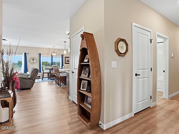 3rd image of 4440 Edgewood Ct