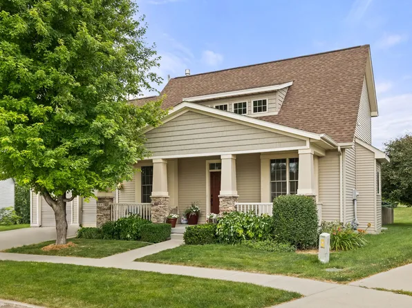 2843 Piccadilly Sq, Ames, IA 50010