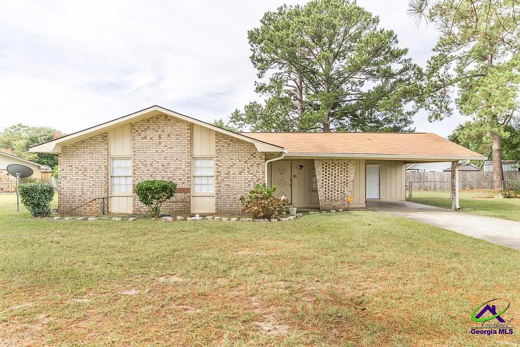 3 bed, 2.0 bath, 1088 sqft, $1,650 — Photo 4