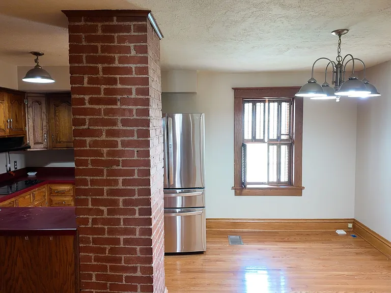 109 W High St — Photo 9