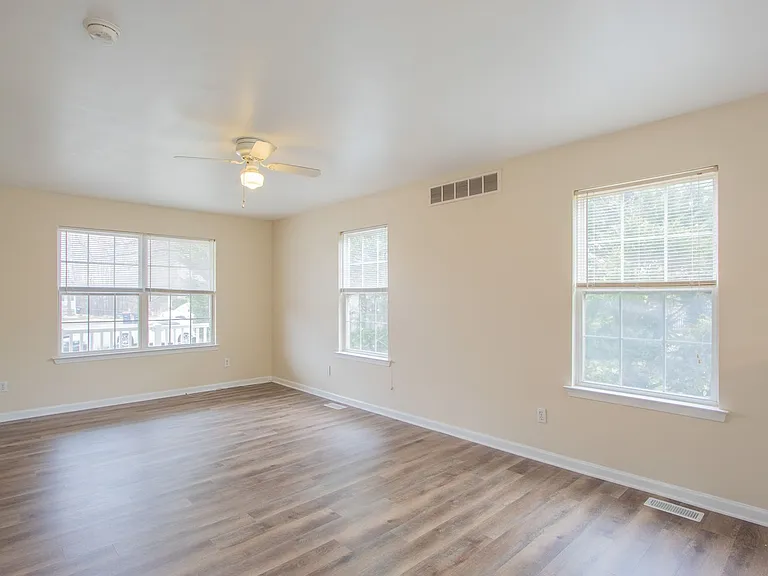 247 Academy Ln — Photo 7